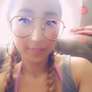 Meet your Posher, Leslie